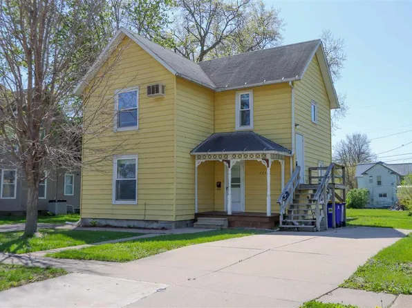 733 E 2nd St, Washington, IA 52353