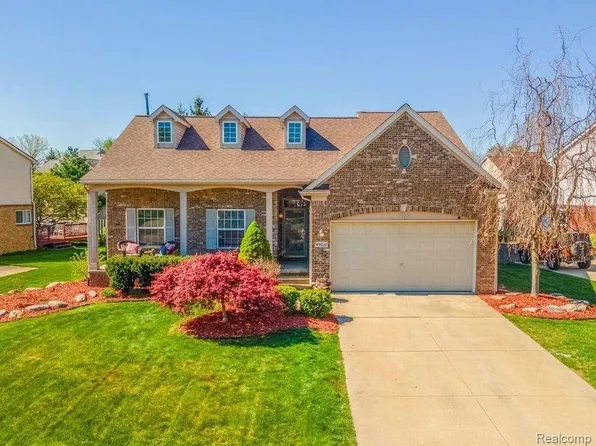 47037 Marina Dr, Van Buren Township, MI 48111