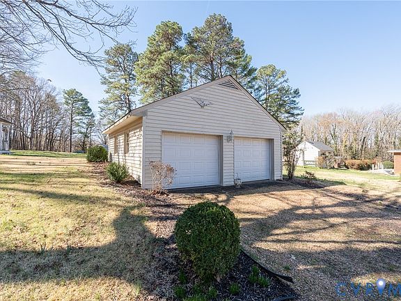 2nd image of 615 Seay Rd