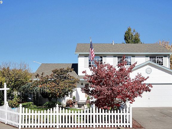 2nd image of 16500 NE 78th Way