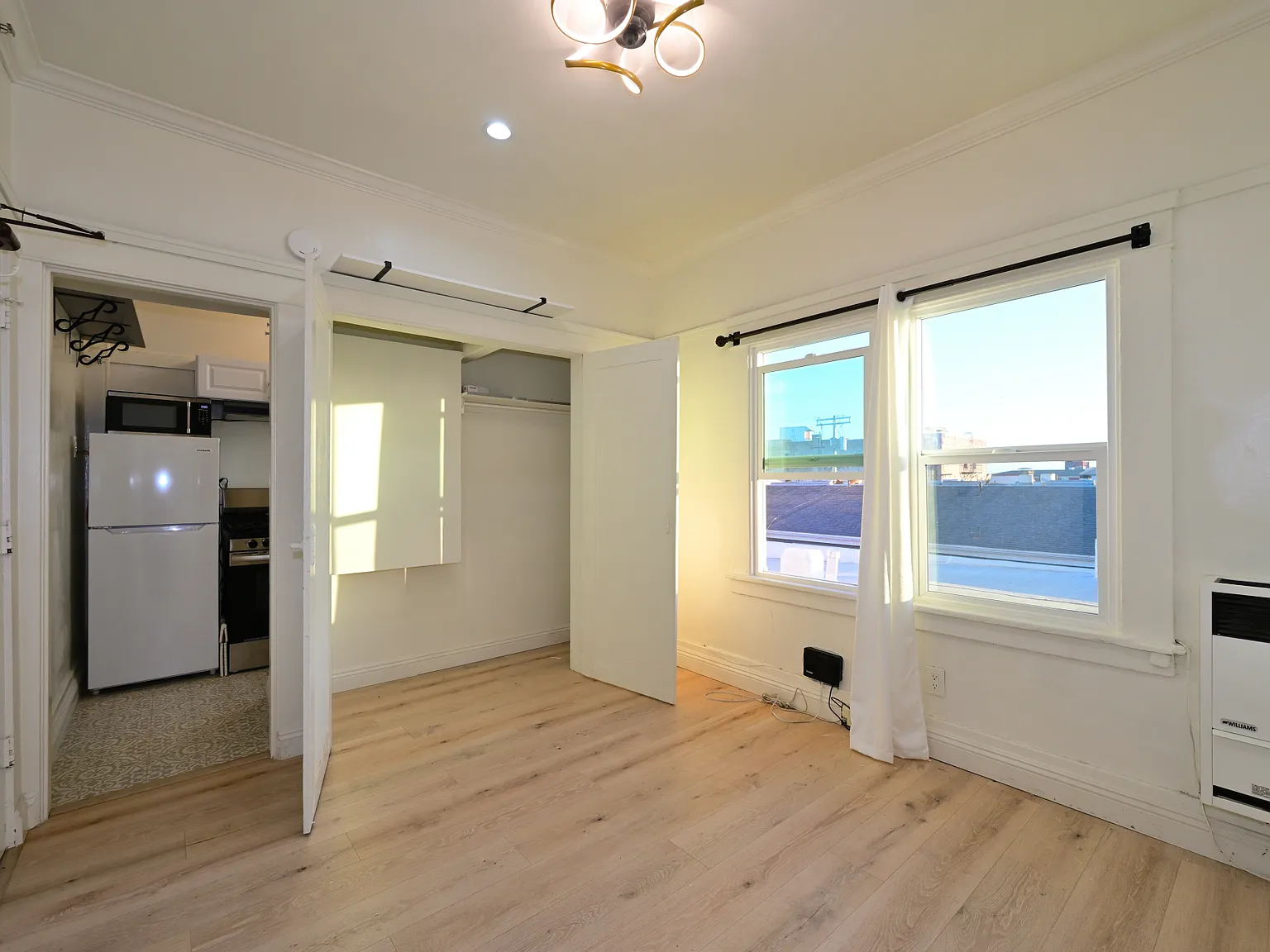 Studio, 325 sqft, $2,200 — Photo 3