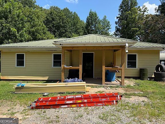 3rd image of 663 Kelly Mountain Rd