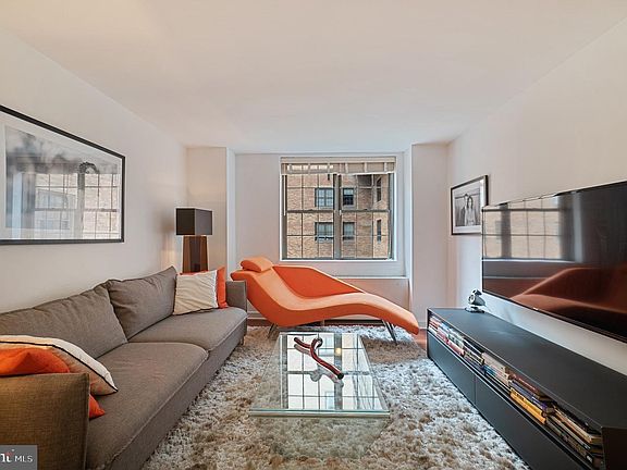 3rd image of 219 S 18th St #1521