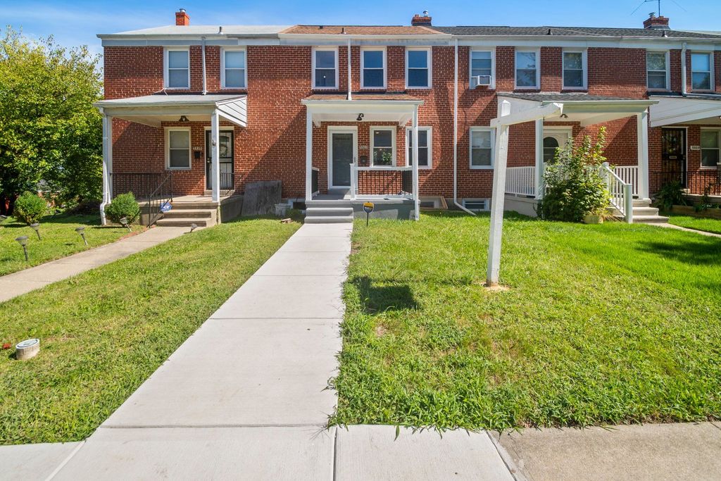 5933 Leith Walk - Property Image