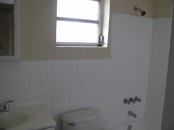 5th image of 3910 NE 21st Ave