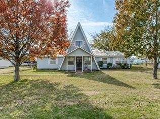 2294 Hickory St, Rhome, TX 76078