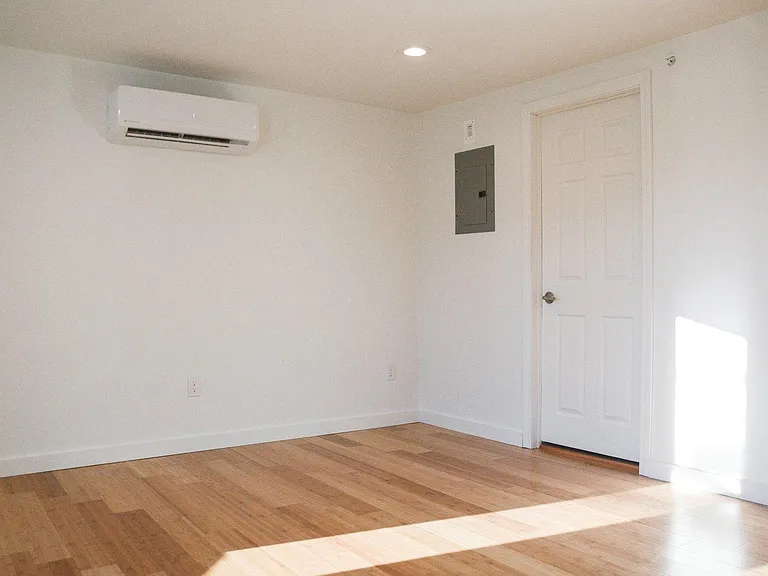 548 Main St #1 — Photo 3