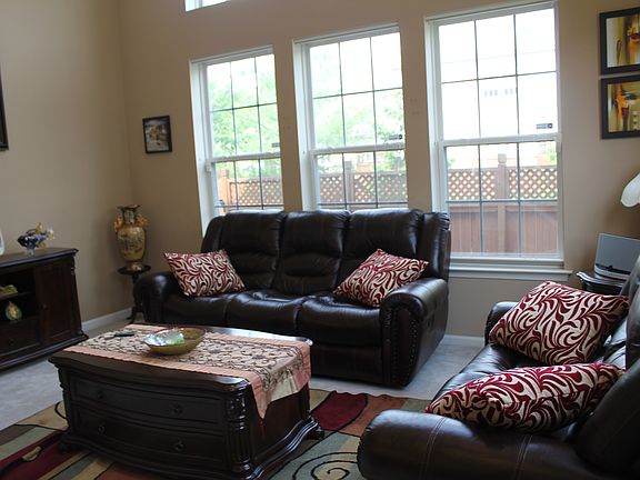2nd image of 7 Stafford Dr #2304