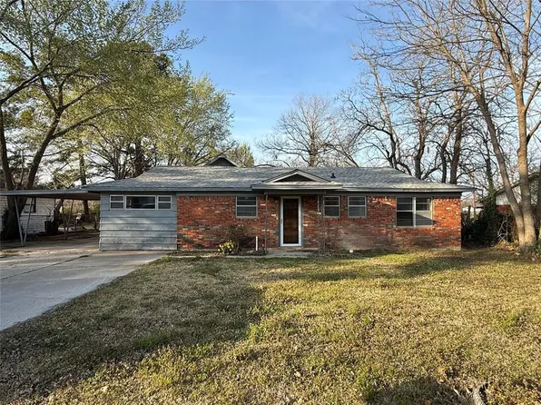 103 SW Hayes St, Idabel, OK 74745
