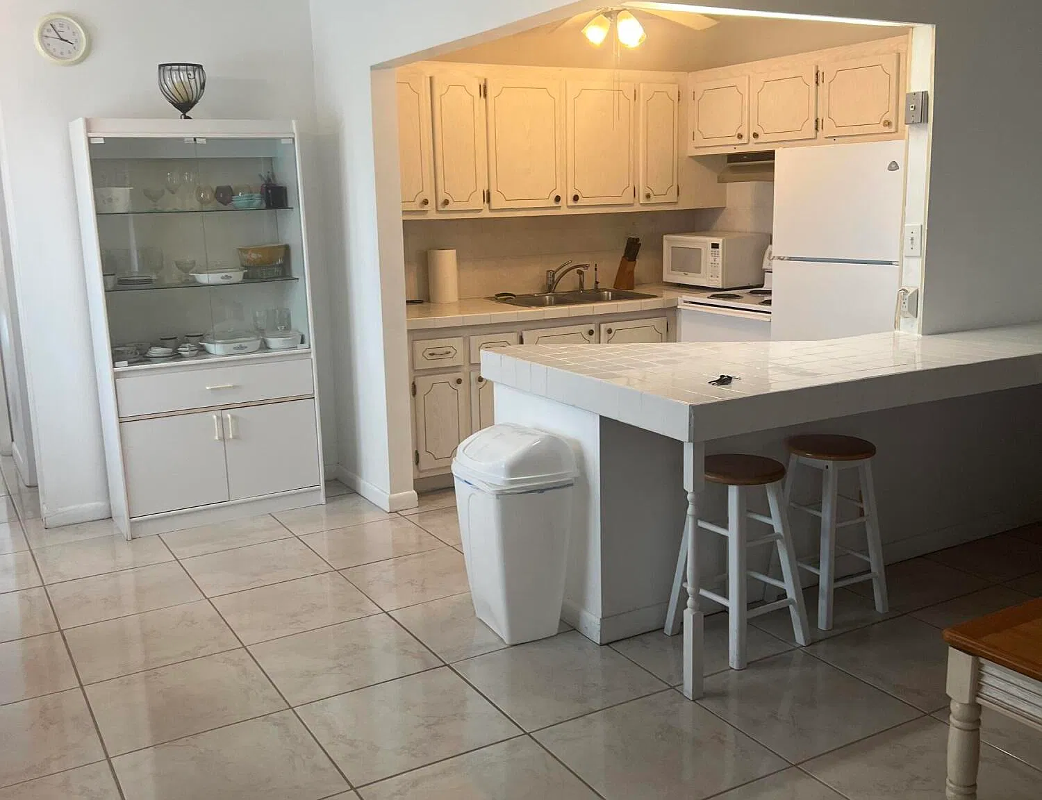 1 bed, 1.5 bath, 646 sqft, $1,200 — Photo 3