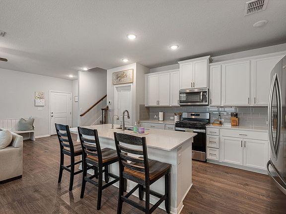 5th image of 117 Glocken Ln