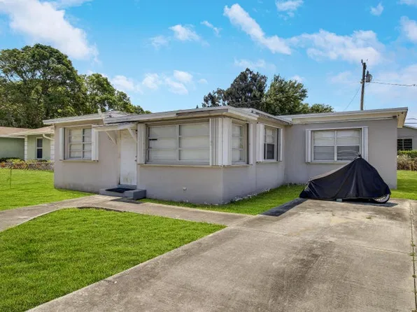 1325 W 32nd St, Riviera Beach, FL 33404