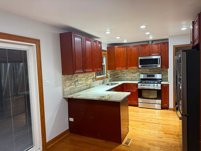 17305 Overhill Ave — Photo 10