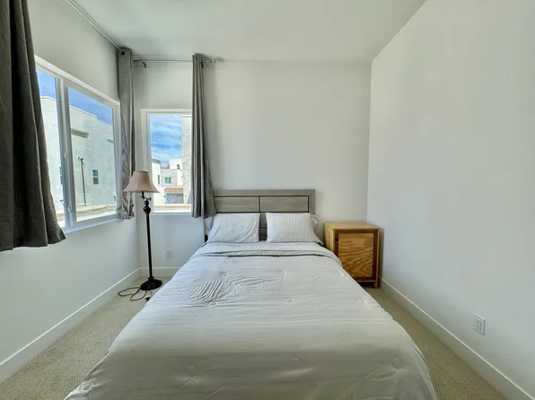 27129 Skyland Way, Valencia, CA 91381