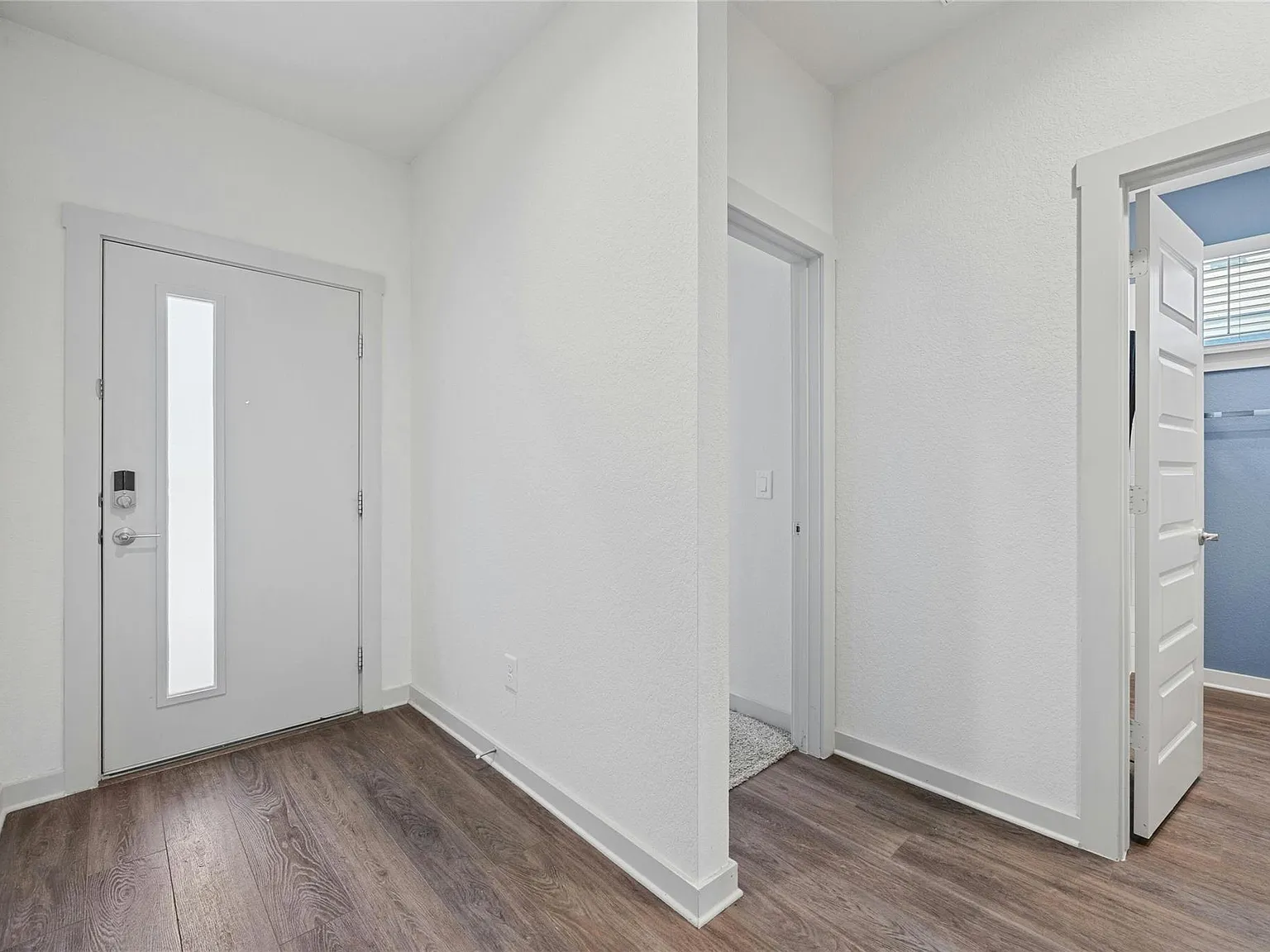 4 bed, 2.0 bath, 1885 sqft, $2,950 — Photo 3