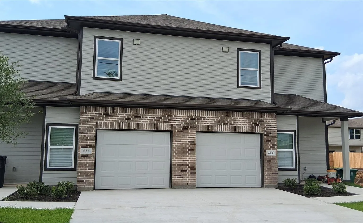 3 bed, 2.5 bath, 1800 sqft, $1,800 — Photo 1