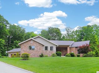 660 King Beach Dr, Howard, OH 43028