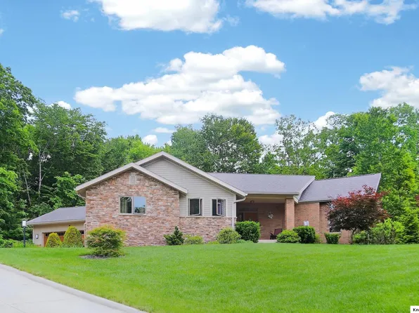 660 King Beach Dr, Howard, OH 43028