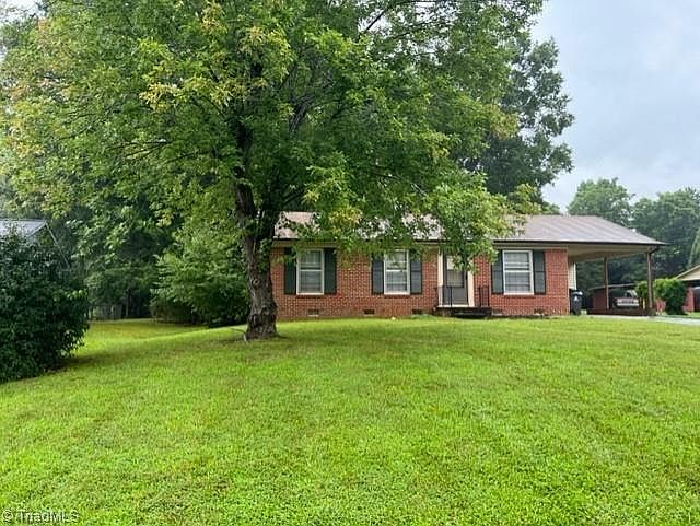 2nd image of 518 Osborne Rd