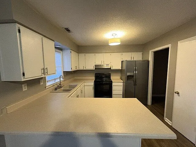 3 bed, 2.5 bath, 1492 sqft, $1,400 — Photo 4