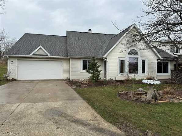 10851 Hobbit Ct #B, Concord Township, OH 44077