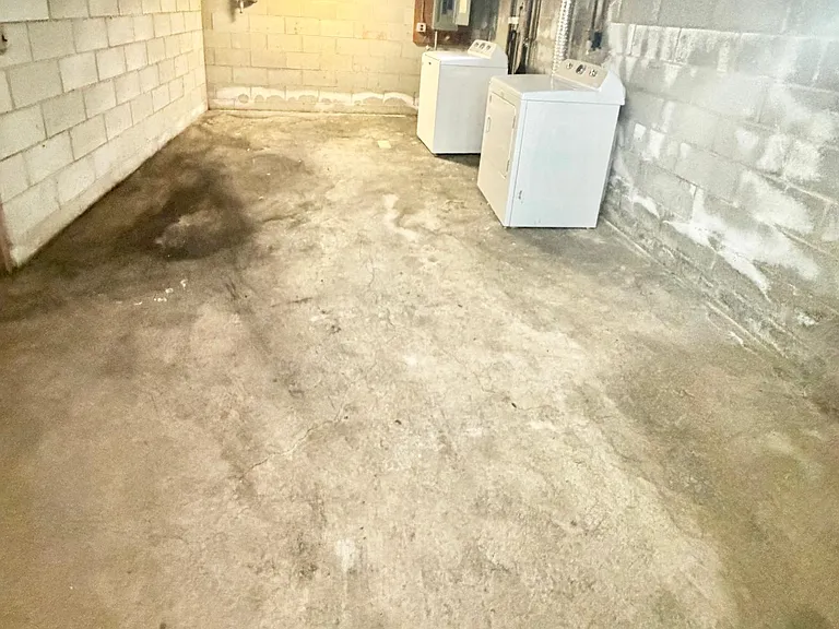 2860 Whitney Ave #7 — Photo 16