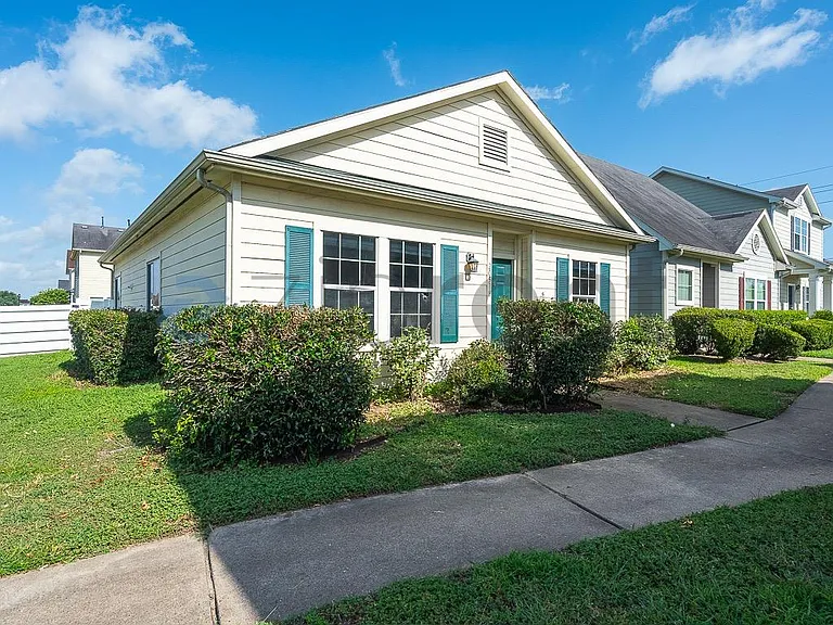 20518 Patriot Park Ln — Photo 3
