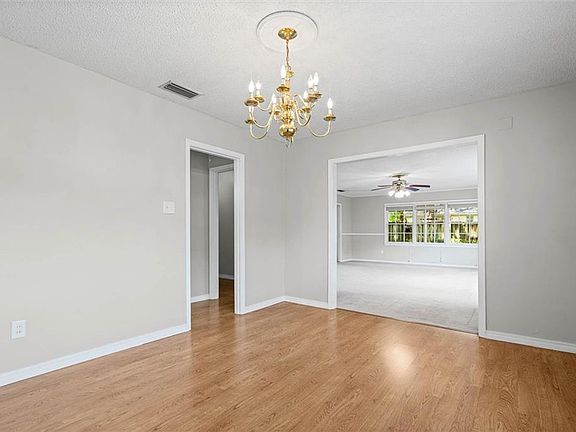 5th image of 5104 Geoffrey Dr