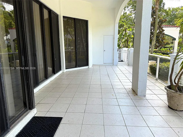 3640 Yacht Club Dr #104 — Photo 2