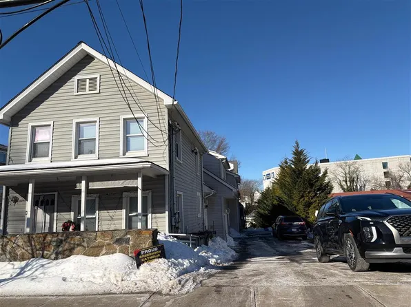 68 N Water St, Greenwich, CT 06830