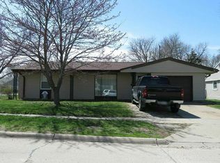 1217 Mayper Dr, Carter Lake, IA 51510