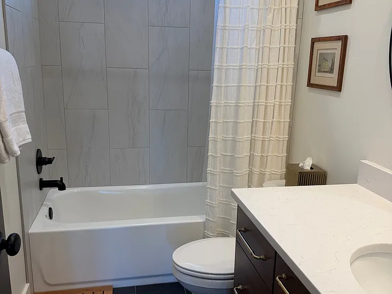 Main level full bathroom