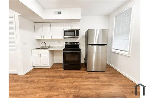 318 N Paca St Photo 1