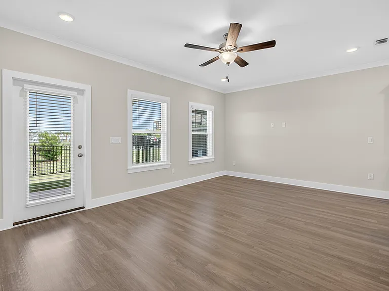 302 Cyan Ln — Photo 24