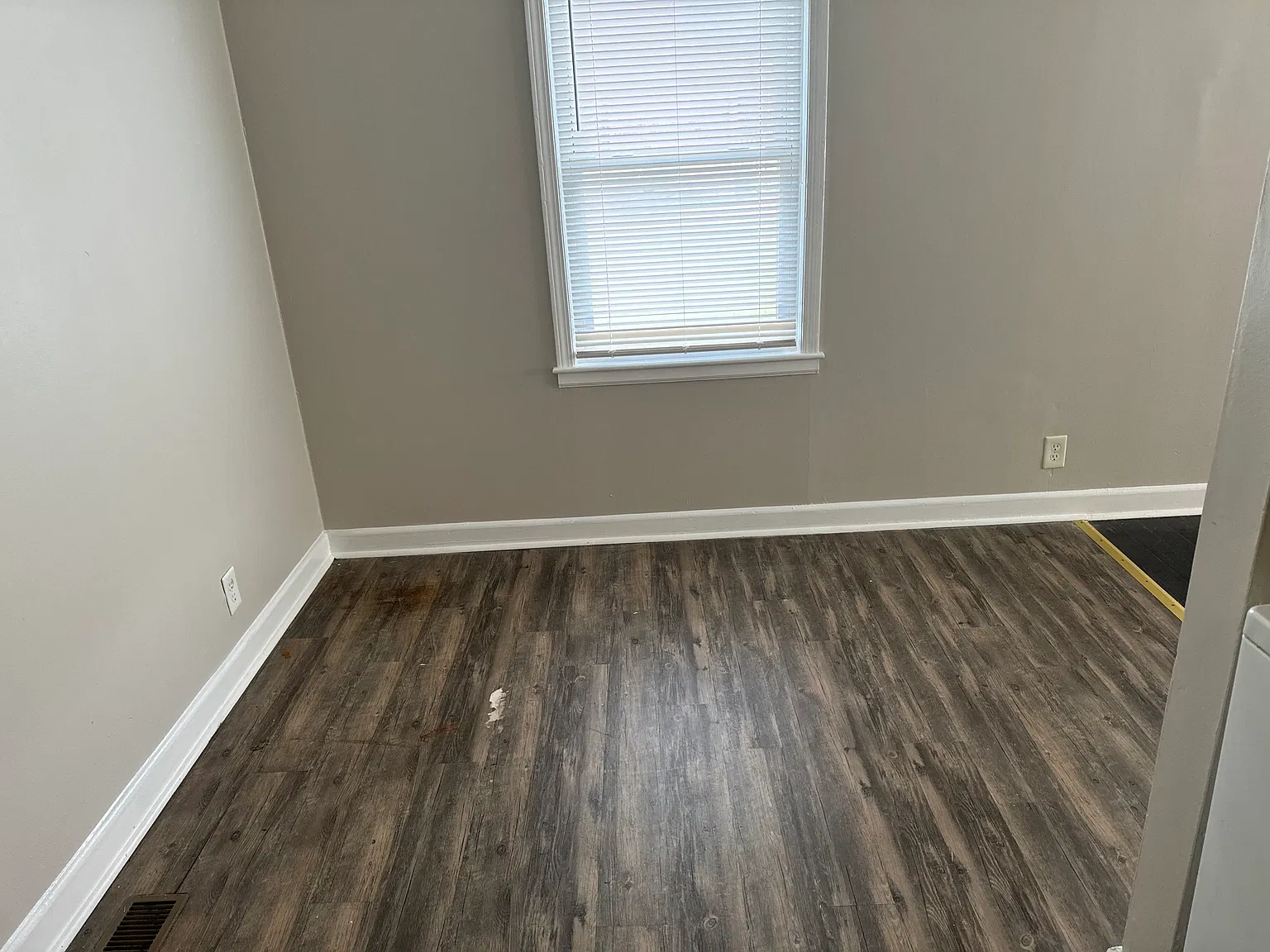3 bed, 987 sqft, $1,450 — Photo 3
