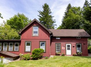33 Keene St, Saranac Lake, NY 12983