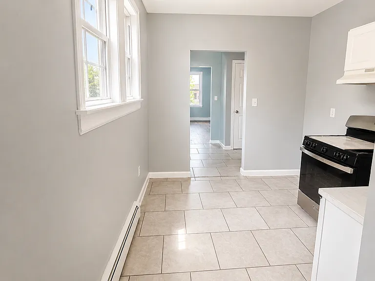 128 E Holsman St #1 — Photo 8