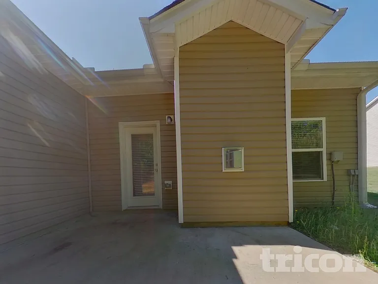 338 Brookwood Xing — Photo 14