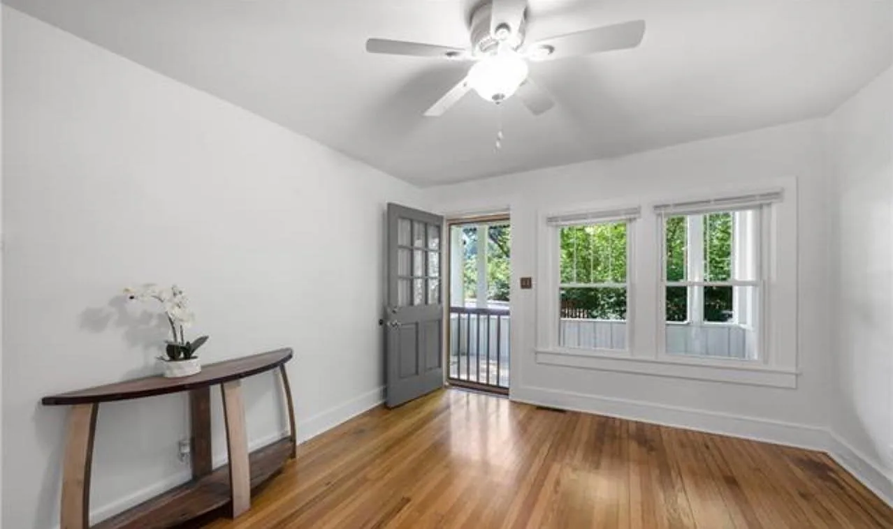2 bed, 945 sqft, $2,500 — Photo 3