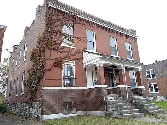 2nd image of 4230-4232 W Sacramento Ave