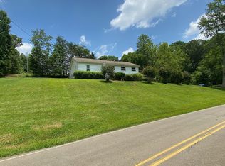 3028 Dug Gap Rd, Louisville, TN 37777