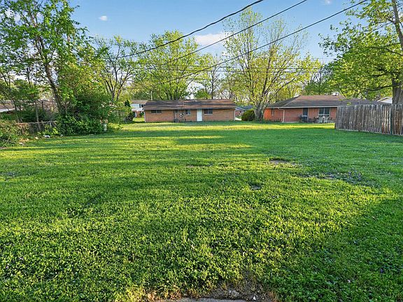 2nd image of 3751 Caracas Dr