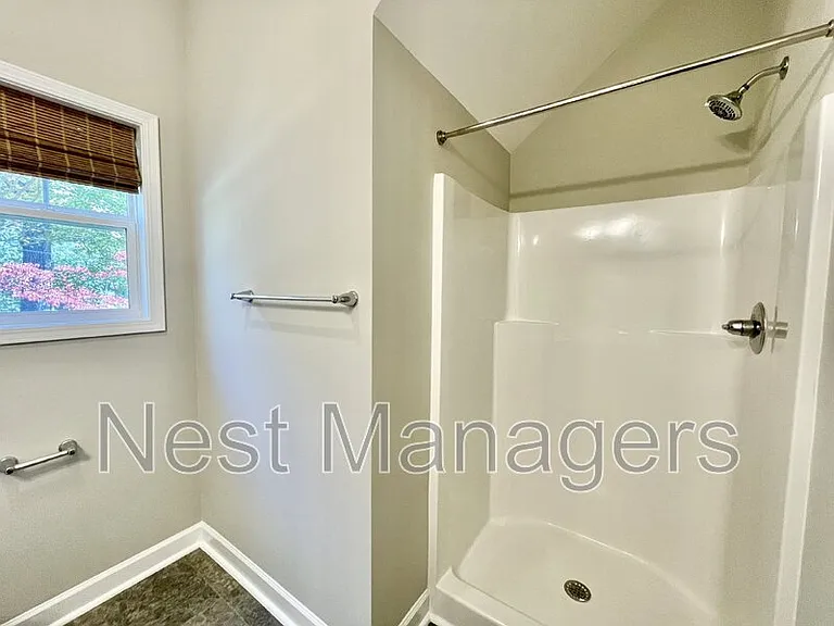 1102 Norwood St — Photo 16