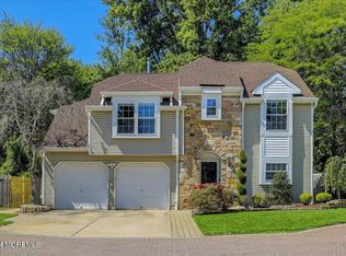 6 Kentucky Way, Freehold, NJ 07728