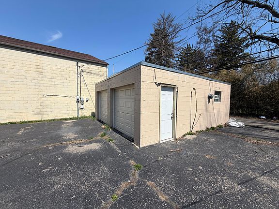 5th image of 826 S Yearling Rd