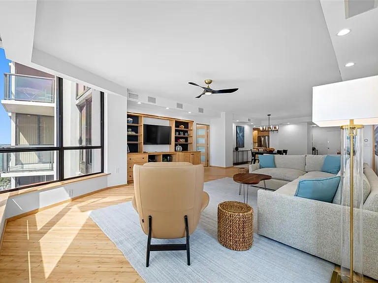 1 Beach Dr SE #2211 — Photo 16