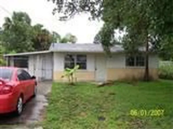 1150 4th Way, North Fort Myers, FL 33903