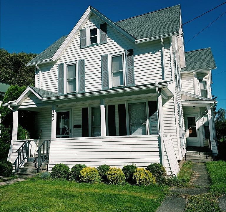 1st image of 223 W Bank St