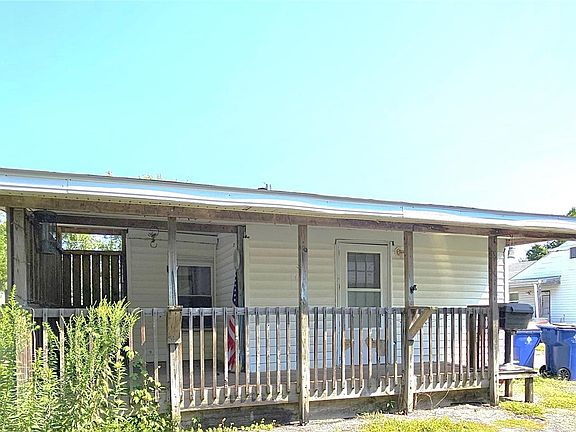 2nd image of 10604 Clarendon Ave