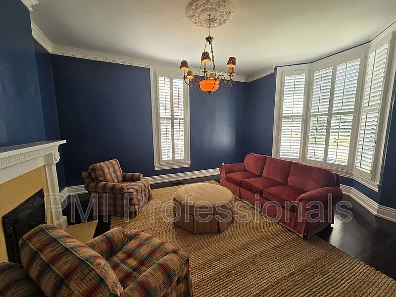 4 bed, 3.5 bath, 4029 sqft, $4,000 — Photo 3